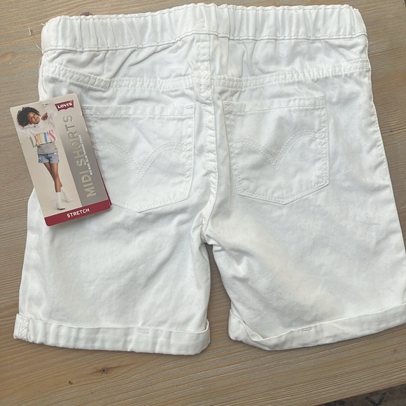 Levi’s (Youth) White Midi Shorts - Picture 4 of 7